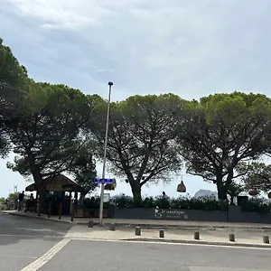 Triplex Refait A Neuf 3 Mns Mer La Ciotat