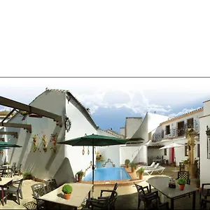 https://apartamentos-la-ciudad.es-andalucia.com
